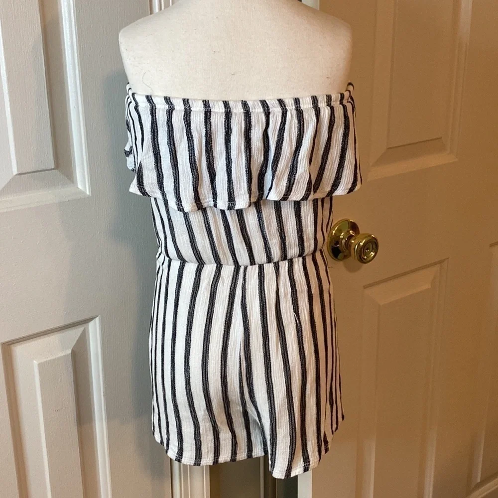 Pinc Striped Girls Strapless Romper Size Girls Medium in Like New Condition